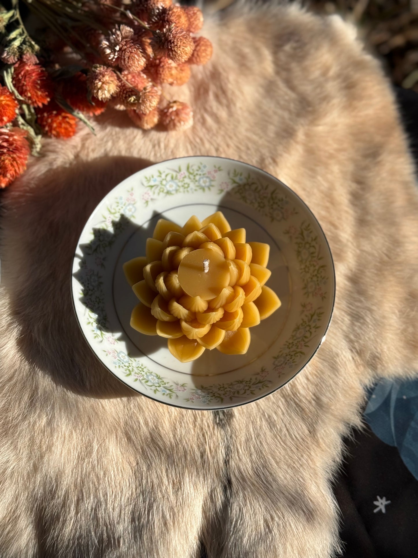 Beeswax Lotus Candle