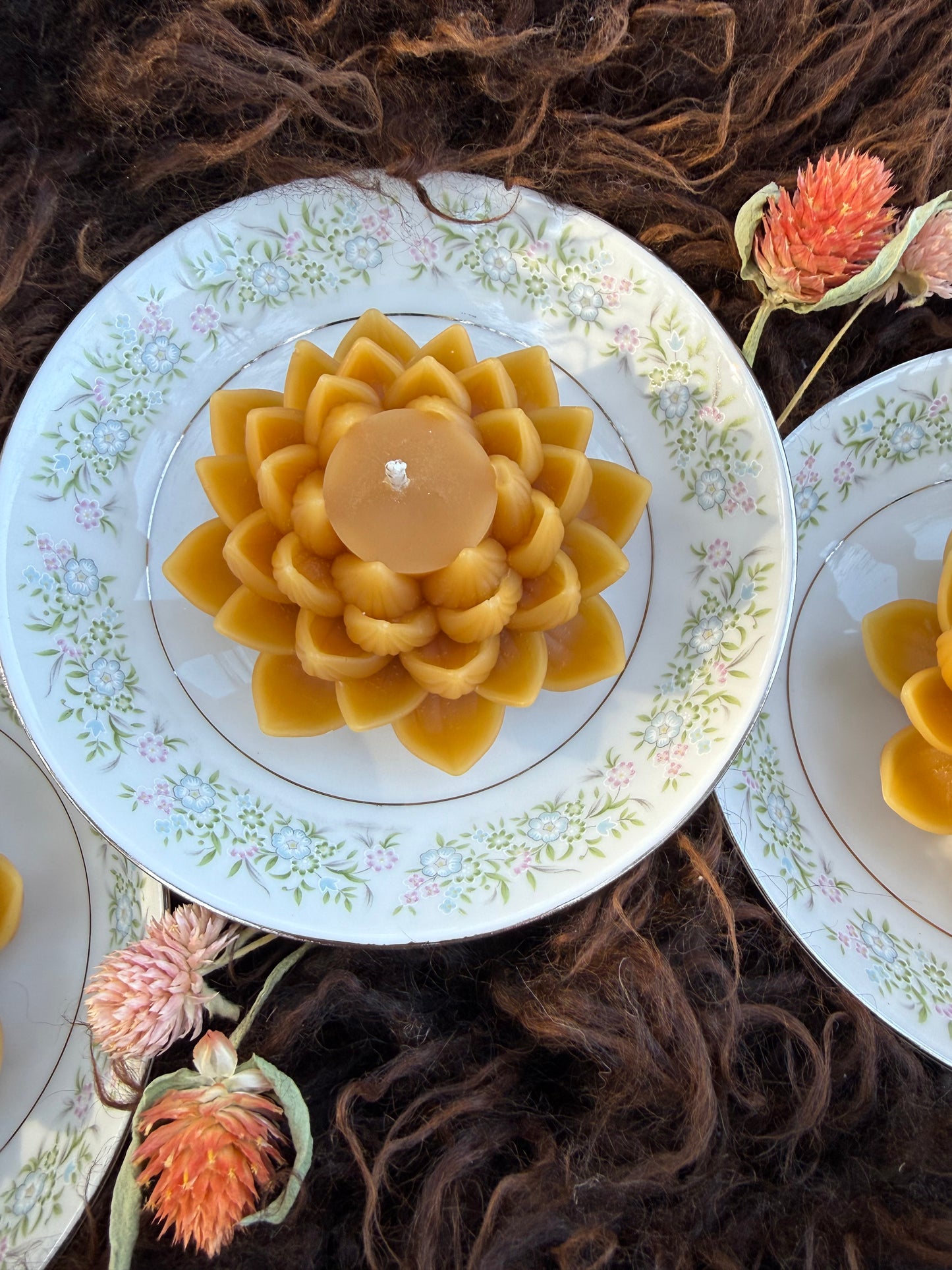Beeswax Lotus Candle
