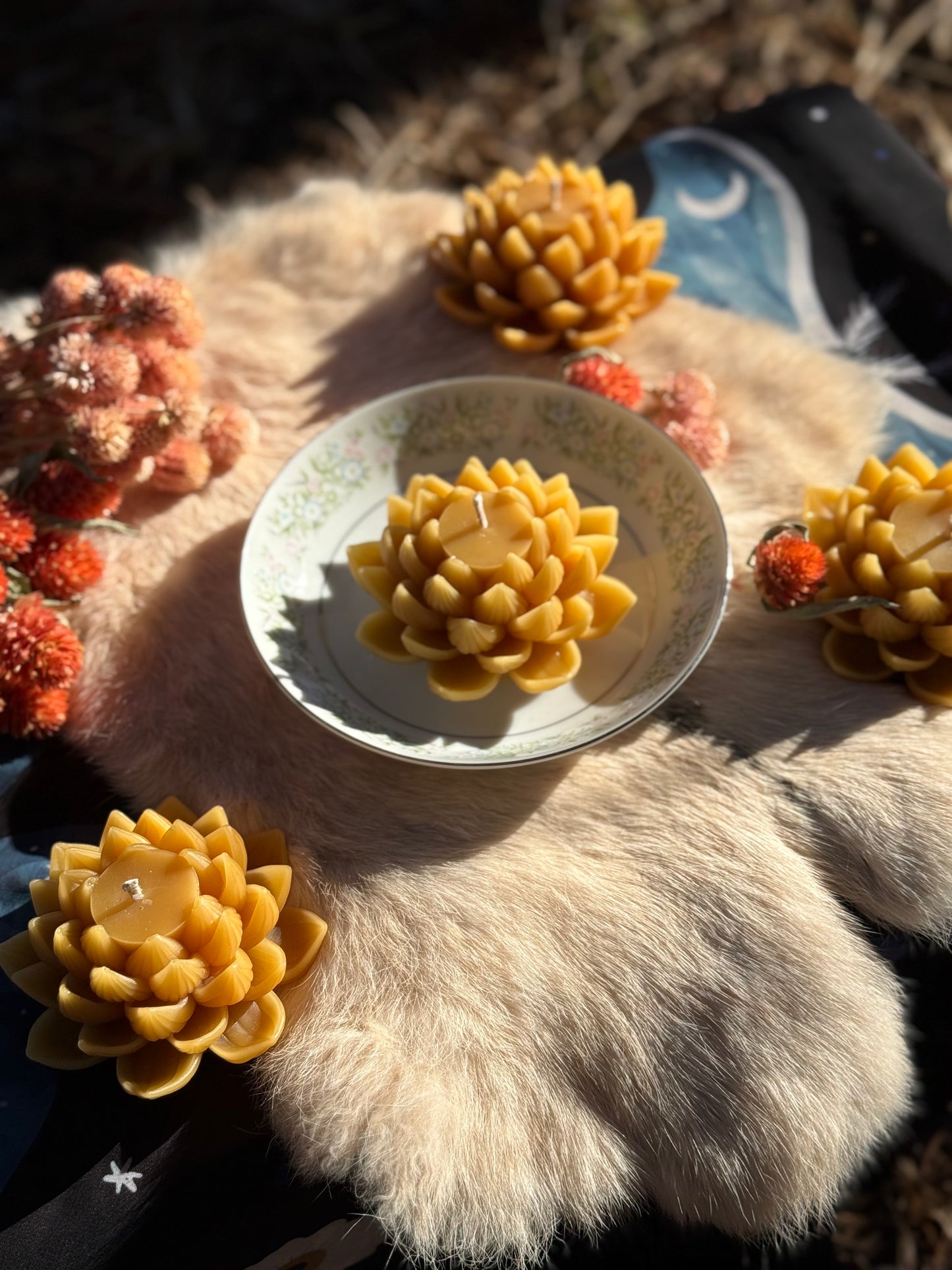 Beeswax Lotus Candle