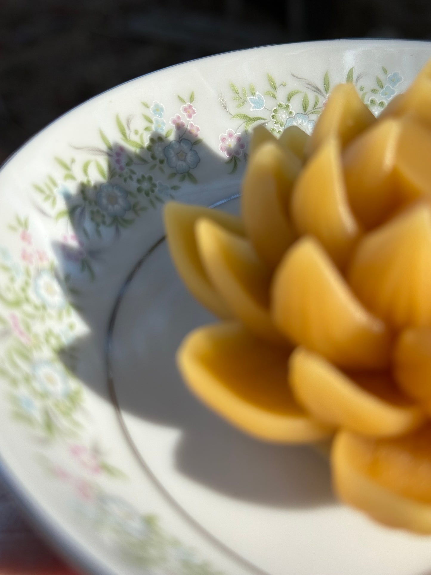 Beeswax Lotus Candle