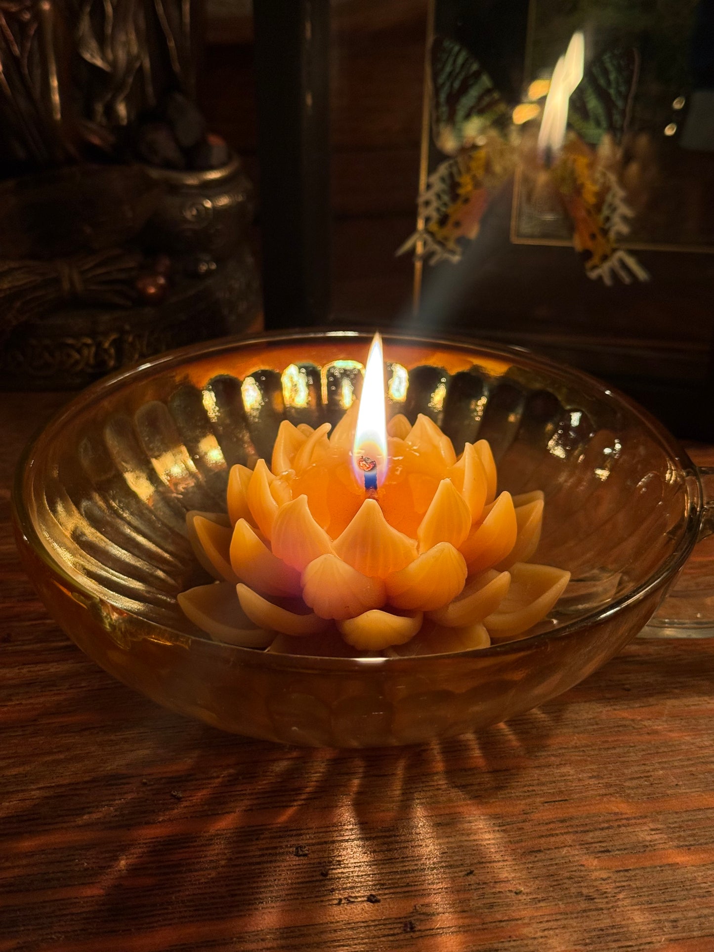 Beeswax Lotus Candle